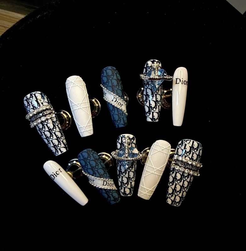 会员专属—民哥原创：10元成本-售价高达300元的穿戴甲加工项目课程-民哥轻创网